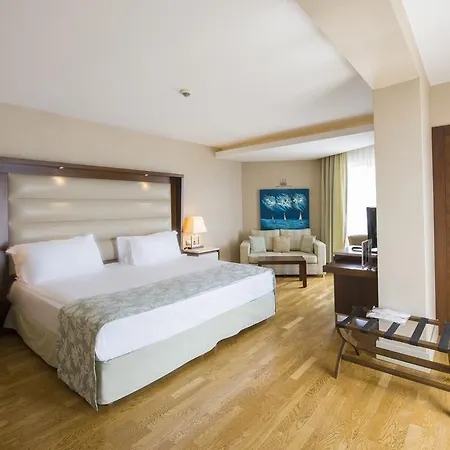 Ramada Plaza Hotel Antalia