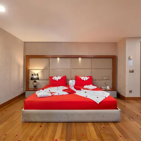Otel Ramada Plaza 5*