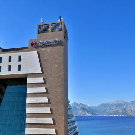 Ramada Plaza Otel 5*